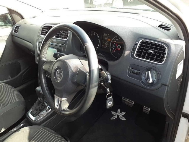 VOLKSWAGEN POLO 2010