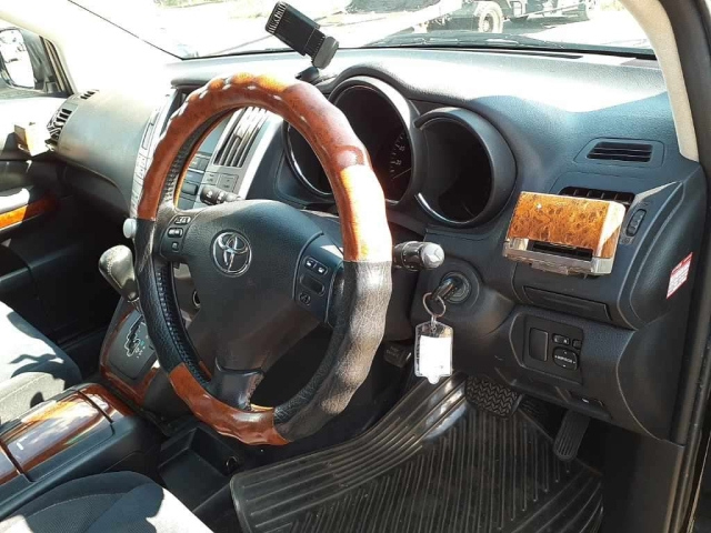 TOYOTA HARRIER 2009