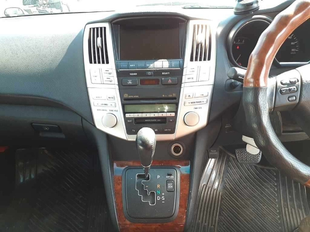 TOYOTA HARRIER 2009