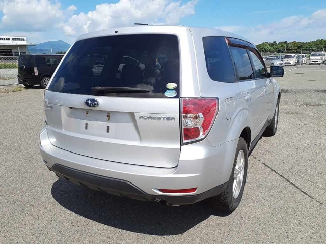 SUBARU FORESTER 2011