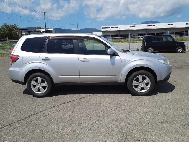 SUBARU FORESTER 2011