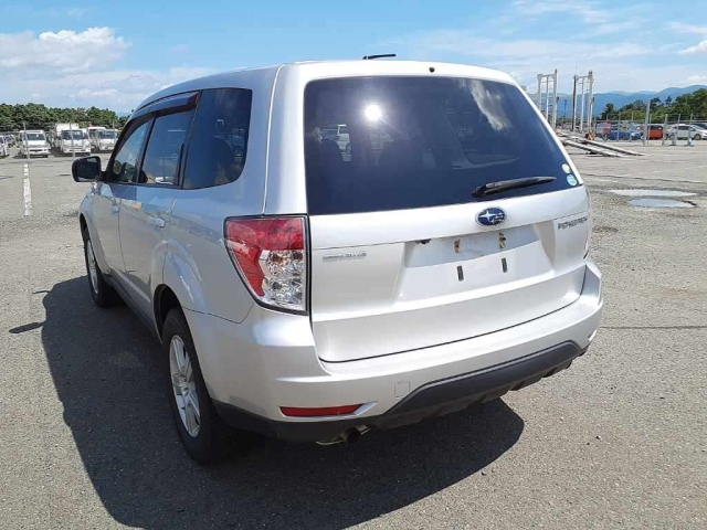 SUBARU FORESTER 2011