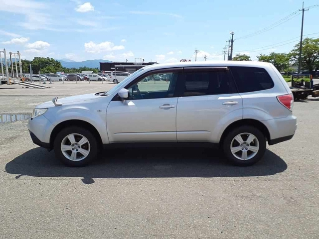 SUBARU FORESTER 2011