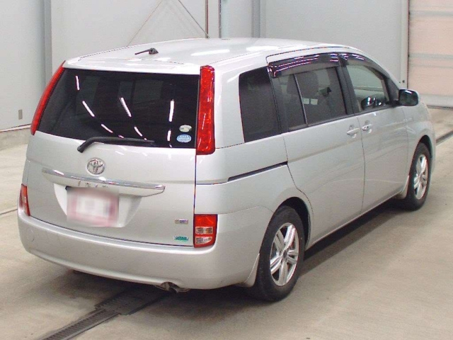 TOYOTA ISIS 2010