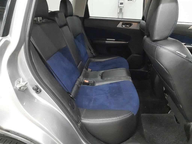 SUBARU FORESTER 2011