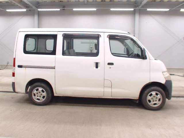 TOYOTA TOWN ACE VAN 2014