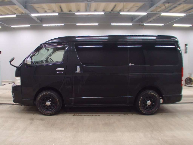 TOYOTA HIACE 2012