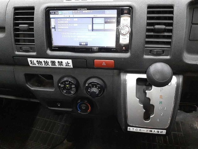 TOYOTA HIACE VAN 2016