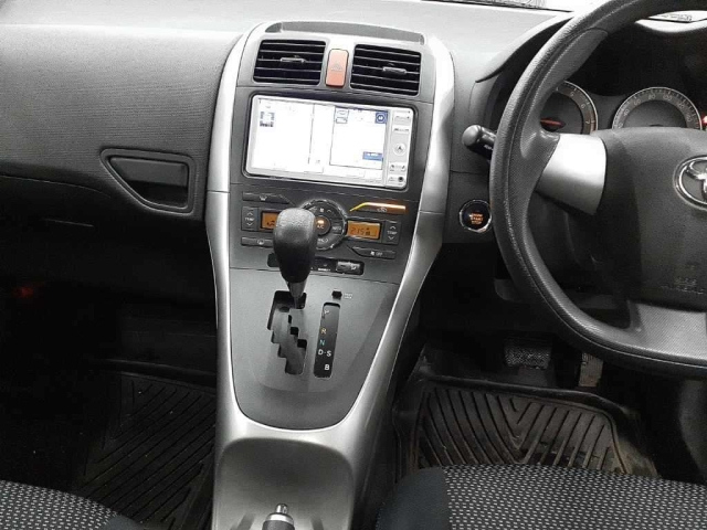 TOYOTA AURIS 2010