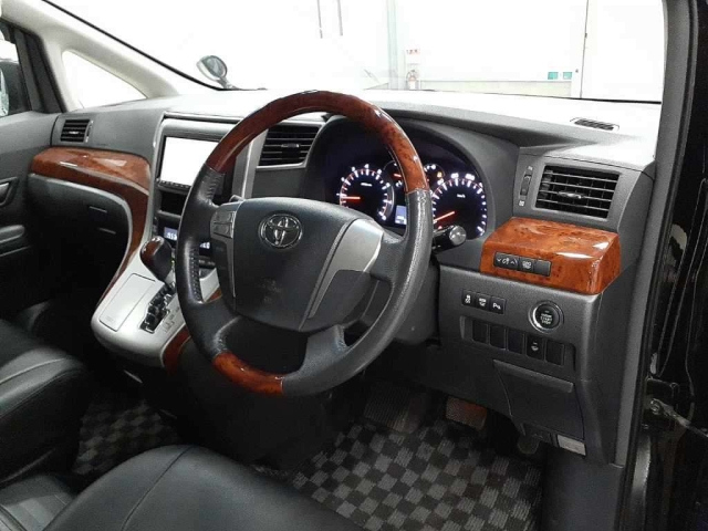 TOYOTA VELLFIRE 2009