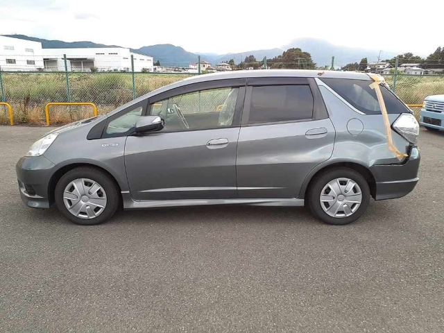 HONDA FIT SHUTTLE 2013