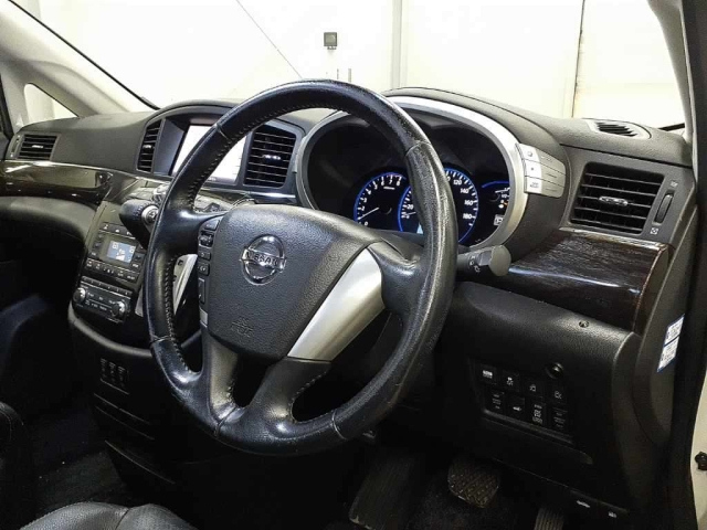 NISSAN ELGRAND 2013