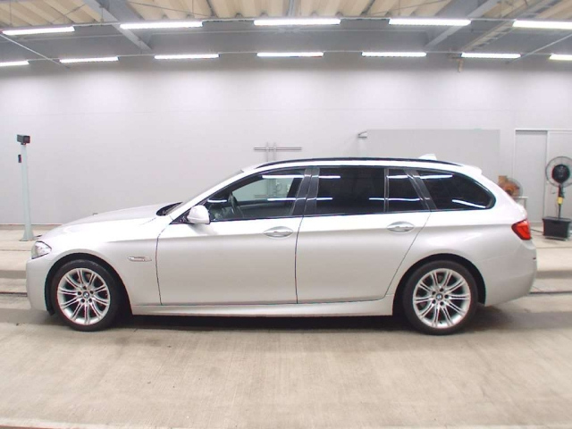 BMW 5 SERIES 2011