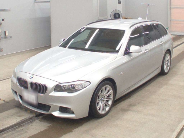 BMW 5 SERIES 2011