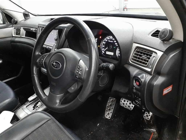 SUBARU EXIGA 2010