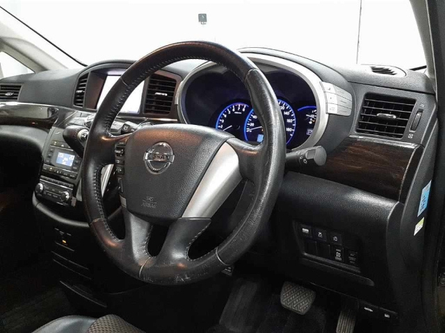 NISSAN ELGRAND 2012
