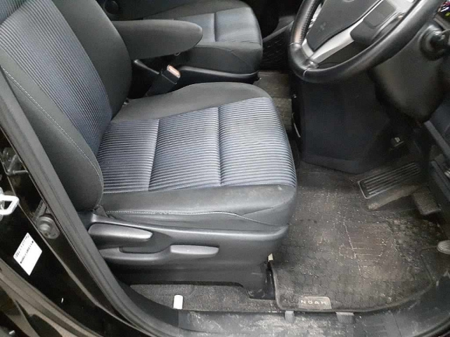 TOYOTA NOAH 2016