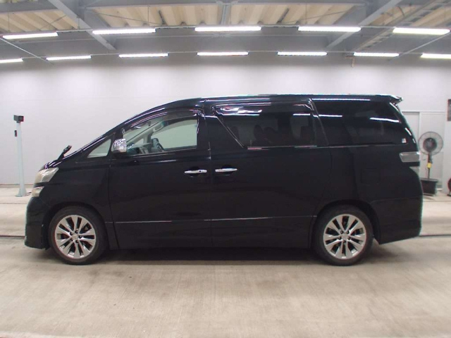 TOYOTA VELLFIRE 2011