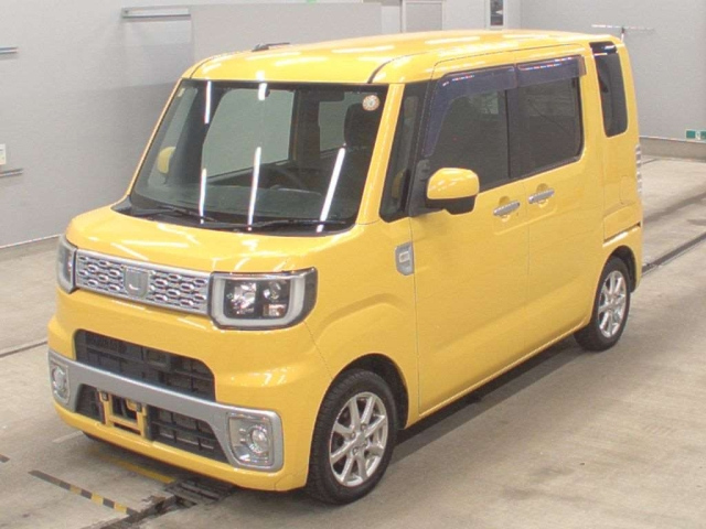 DAIHATSU WAKE 2014
