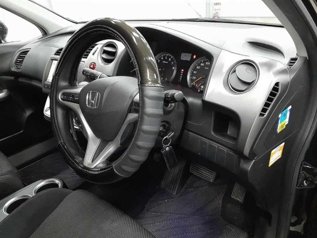HONDA STREAM 2010