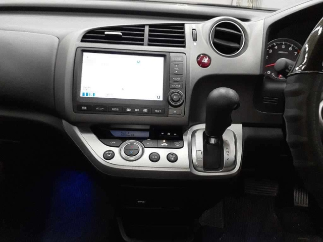 HONDA STREAM 2010
