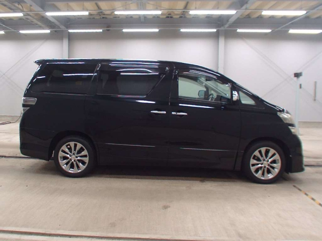 TOYOTA VELLFIRE 2011