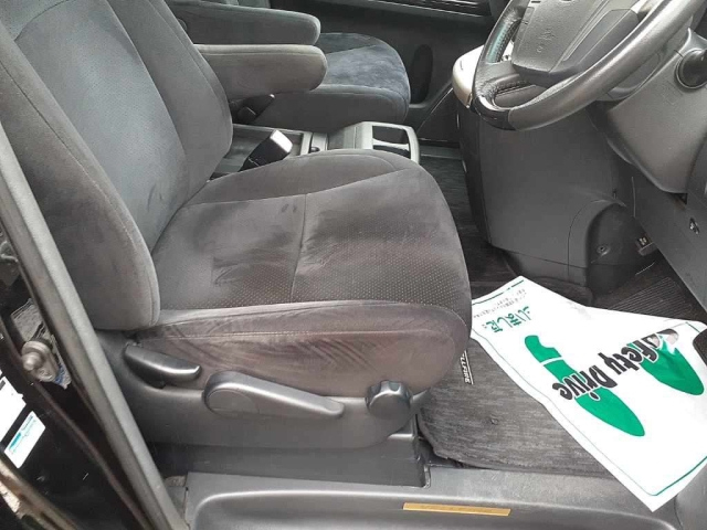 TOYOTA VELLFIRE 2011