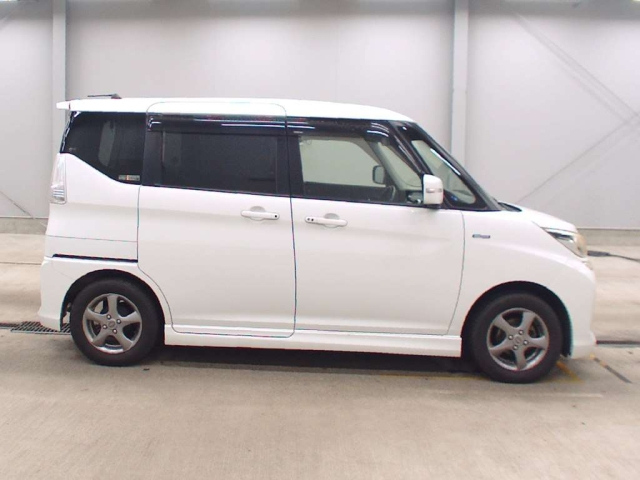 MITSUBISHI DELICA D2 2016