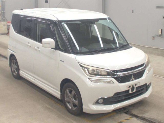 MITSUBISHI DELICA D2 2016