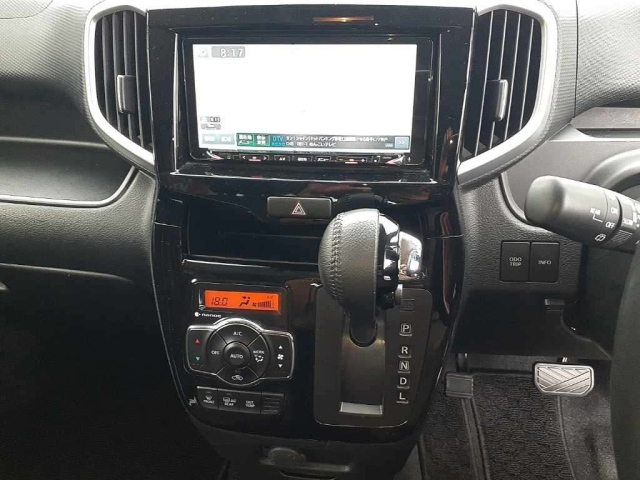 MITSUBISHI DELICA D2 2016