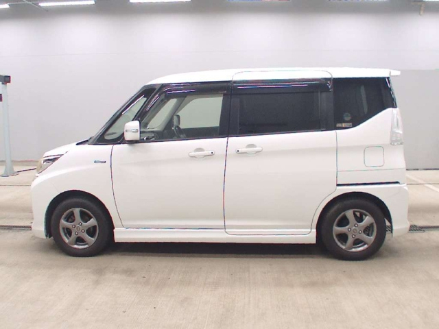 MITSUBISHI DELICA D2 2016