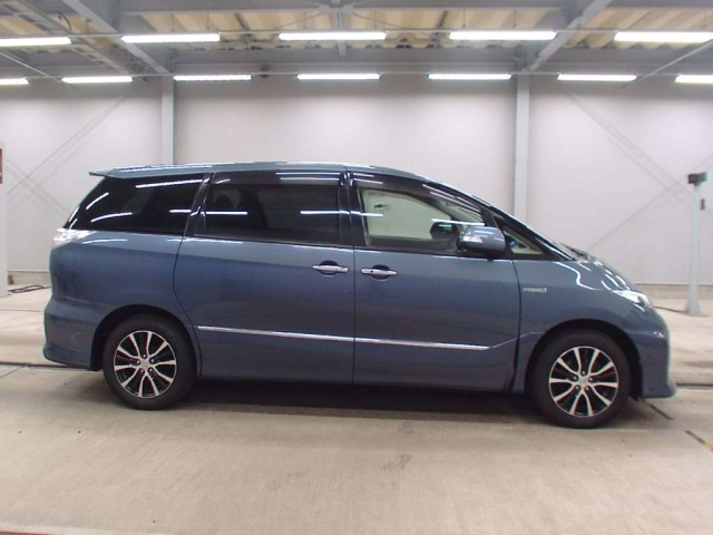 TOYOTA ESTIMA HYBRID 2013