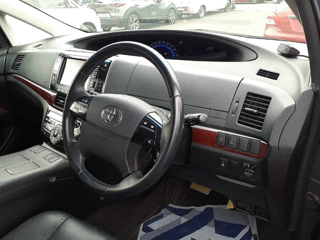 TOYOTA ESTIMA HYBRID 2013
