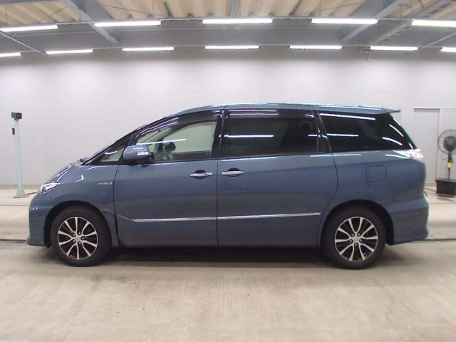 TOYOTA ESTIMA HYBRID 2013