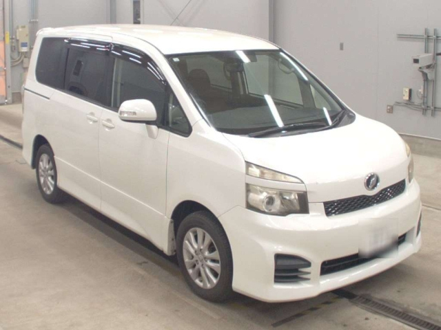 TOYOTA VOXY 2012