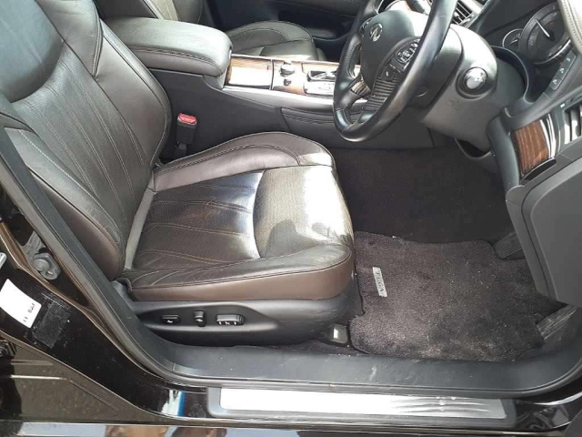 NISSAN FUGA 2009