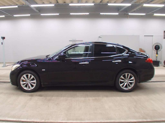 NISSAN FUGA 2009