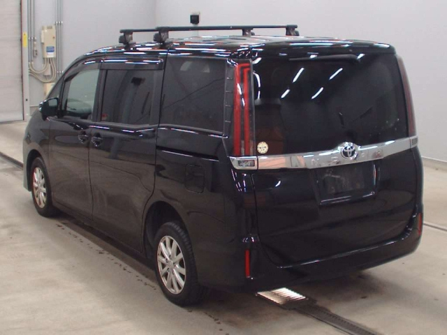 TOYOTA NOAH 2020