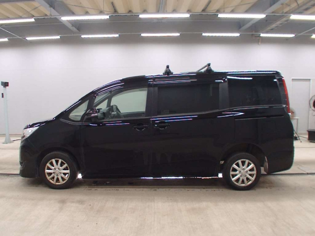 TOYOTA NOAH 2020