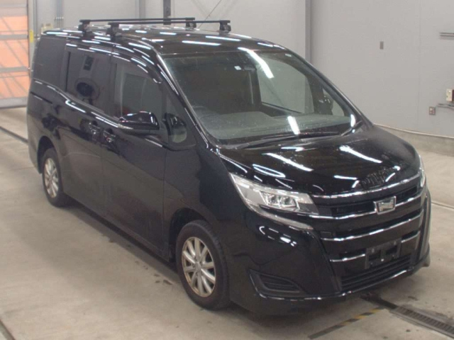 TOYOTA NOAH 2020