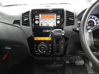 NISSAN ROOX 2010
