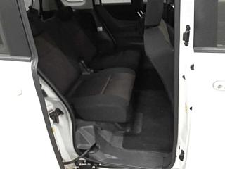 NISSAN ROOX 2010