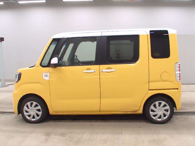 DAIHATSU WAKE 2015