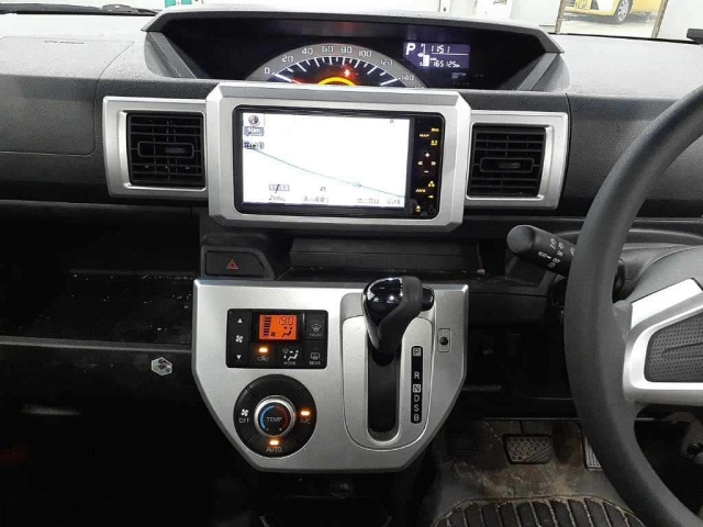 DAIHATSU WAKE 2015