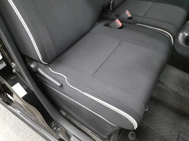 TOYOTA PIXIS SPACE 2013