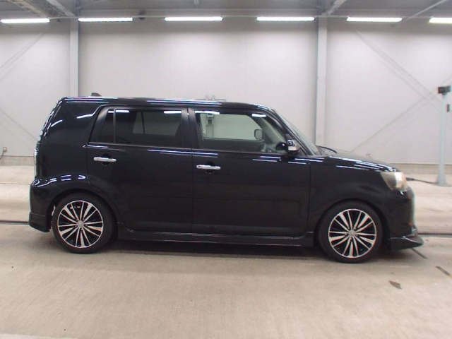 TOYOTA COROLLA RUMION 2011