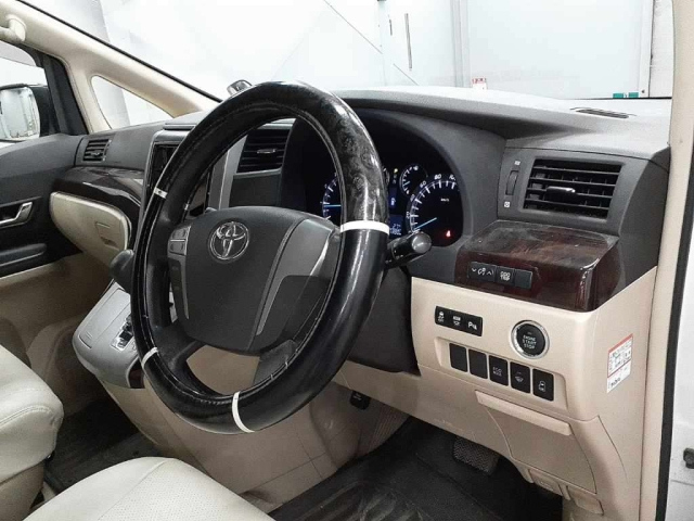 TOYOTA ALPHARD 2012