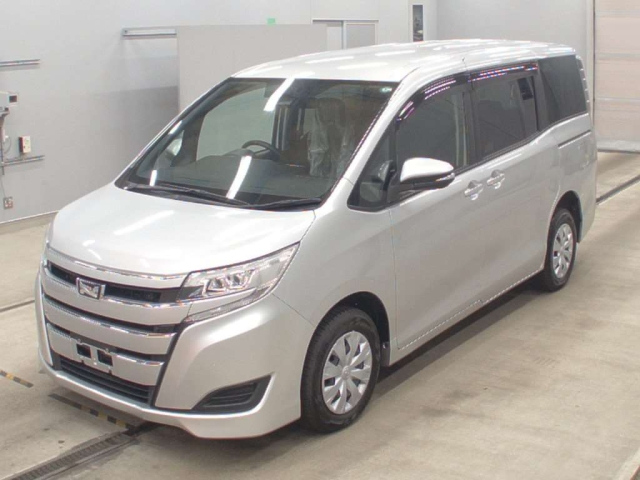 TOYOTA NOAH 2020