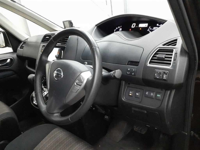 NISSAN SERENA 2014