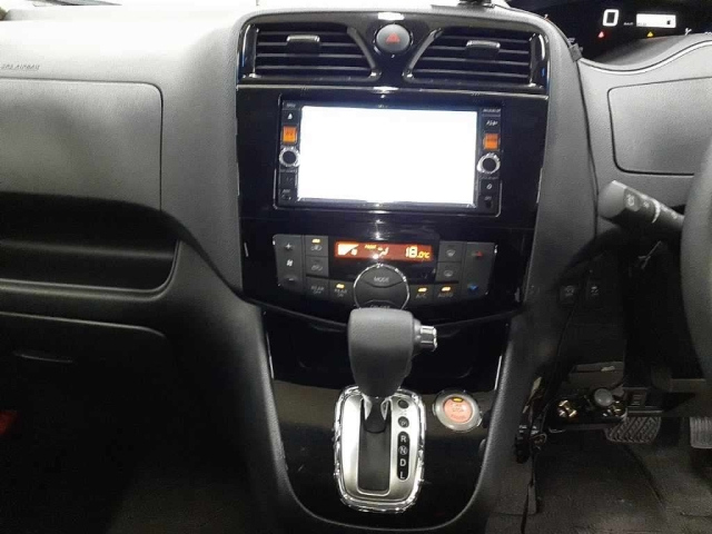 NISSAN SERENA 2014